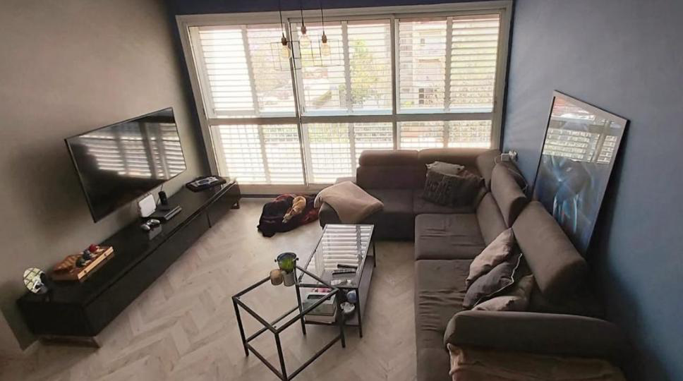 Real-estate room — before